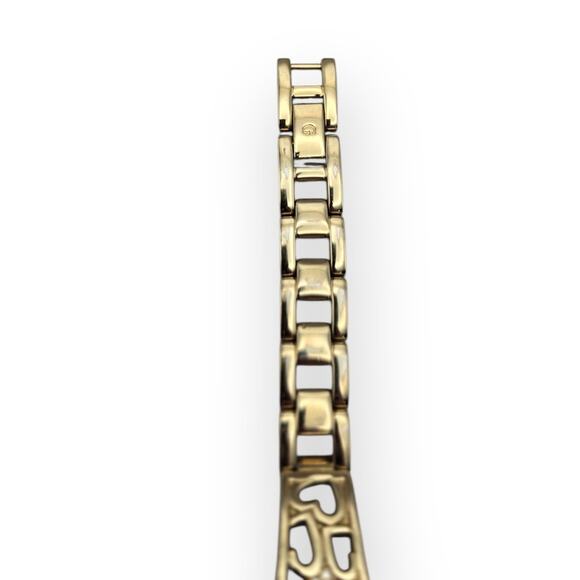 Guess Gold Tone Heart Link Women’s Watch Square Crystal Bezel Bracelet Style - Picture 8 of 8